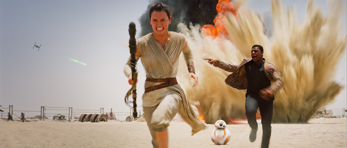 Rey & Finn Running - Star Wars: The Force Awakens