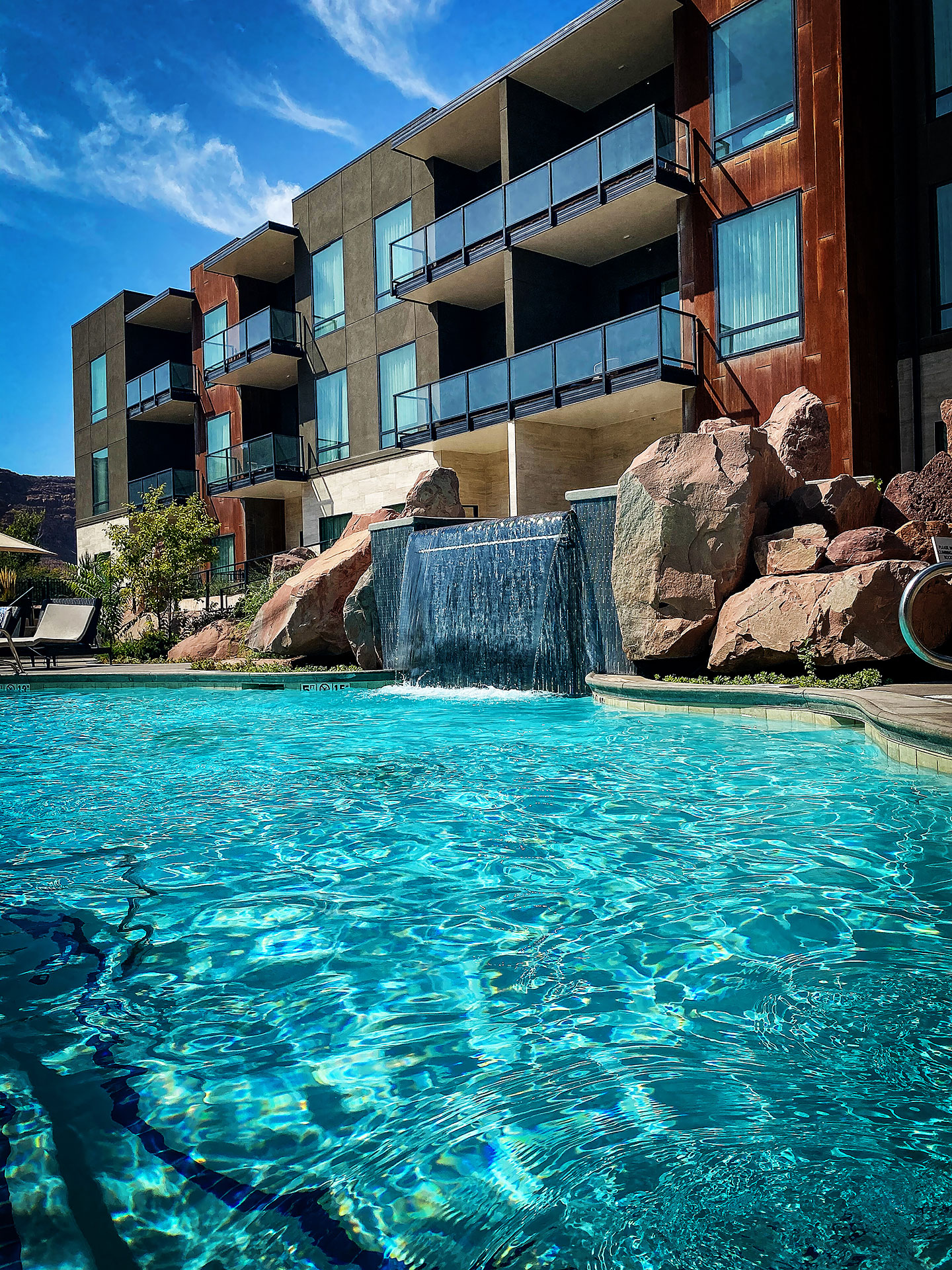 Hoodoo Moab - Hotel Review - The Pool - Travel Blog