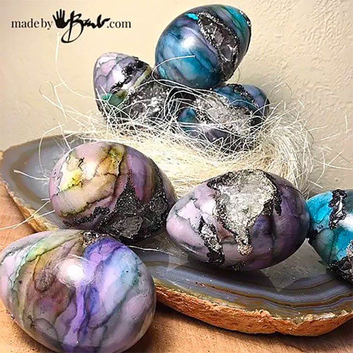 Easter Crafts & Recipes - Faux Geode Easter Eggs